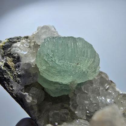 Prehnit Kugel, Calcit Würfel, Quarz auf Matrix Goboboseb, Namibia 74*46*33mm #12742