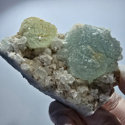 Prehnit Kugel, Calcit Würfel, Quarz auf Matrix Goboboseb, Namibia 68*51*44mm #12744