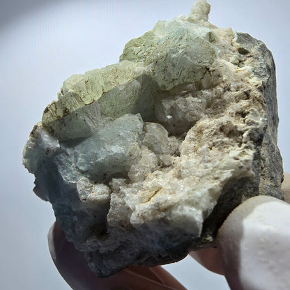 Prehnit Kugel, Quarz Spitzen auf Matrix Stufe Goboboseb, Namibia 72*57*36mm #12745