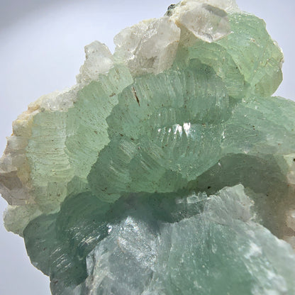 Prehnit Kugel, Quarz Spitzen auf Matrix Stufe Goboboseb, Namibia 66*50*38mm #12746