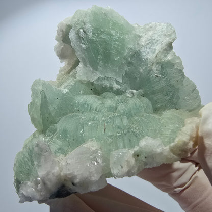 Prehnit Kugel, Quarz Spitzen auf Matrix Stufe Goboboseb, Namibia 66*50*38mm #12746