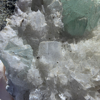 Prehnit Kugel, Calcit Würfel, Quarz auf Matrix Goboboseb, Namibia 88*51*28mm #12747
