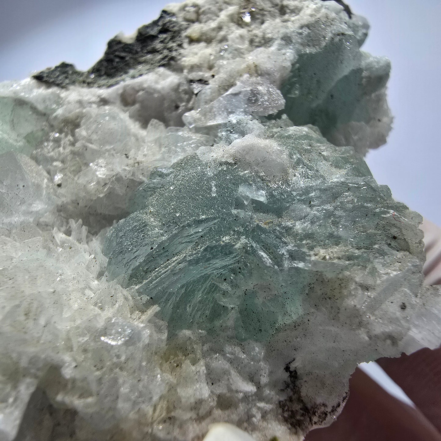 Prehnit Kugel, Calcit Würfel, Quarz auf Matrix Goboboseb, Namibia 88*51*28mm #12747