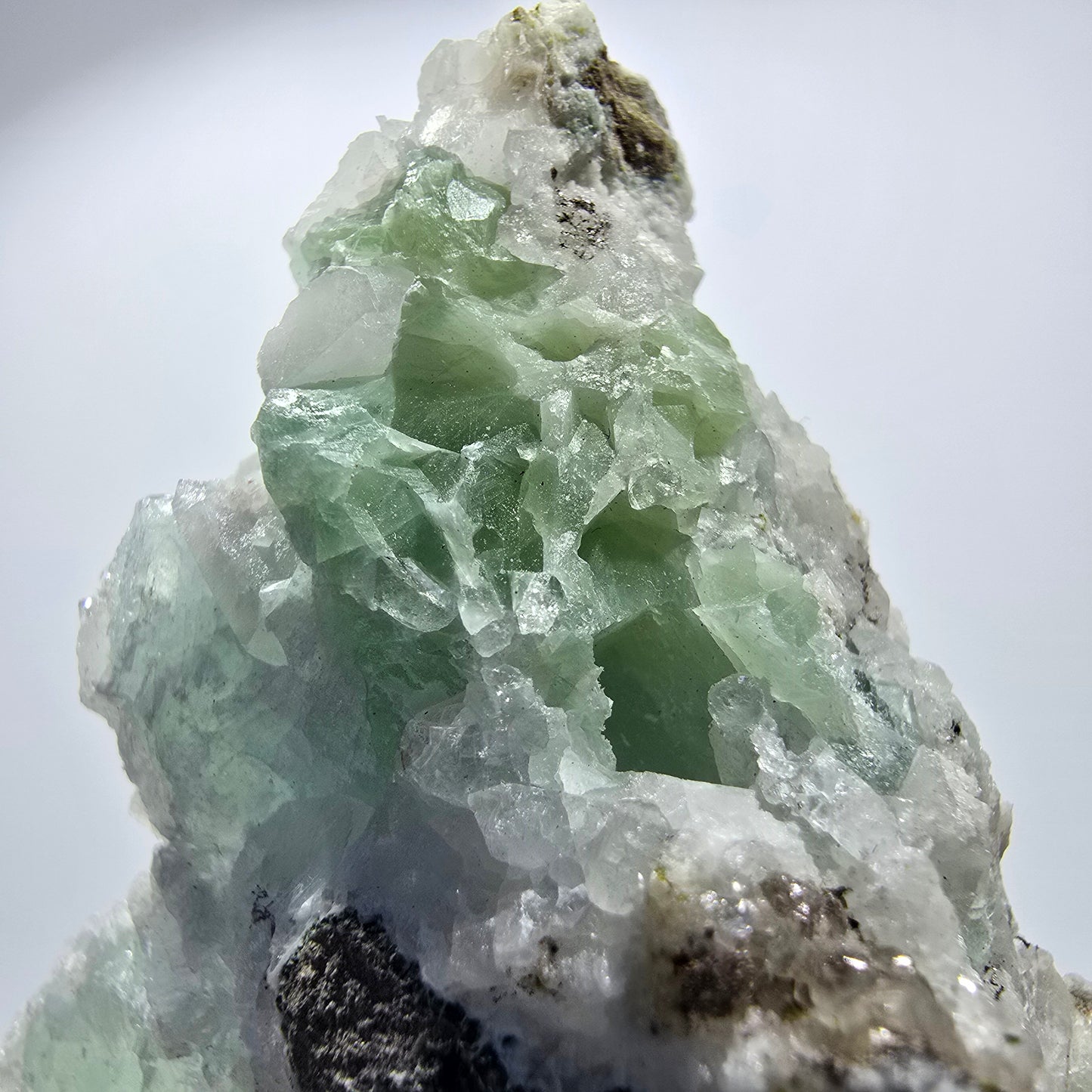 Prehnit Kugel, Calcit Würfel, Quarz auf Matrix Goboboseb, Namibia 88*51*28mm #12747