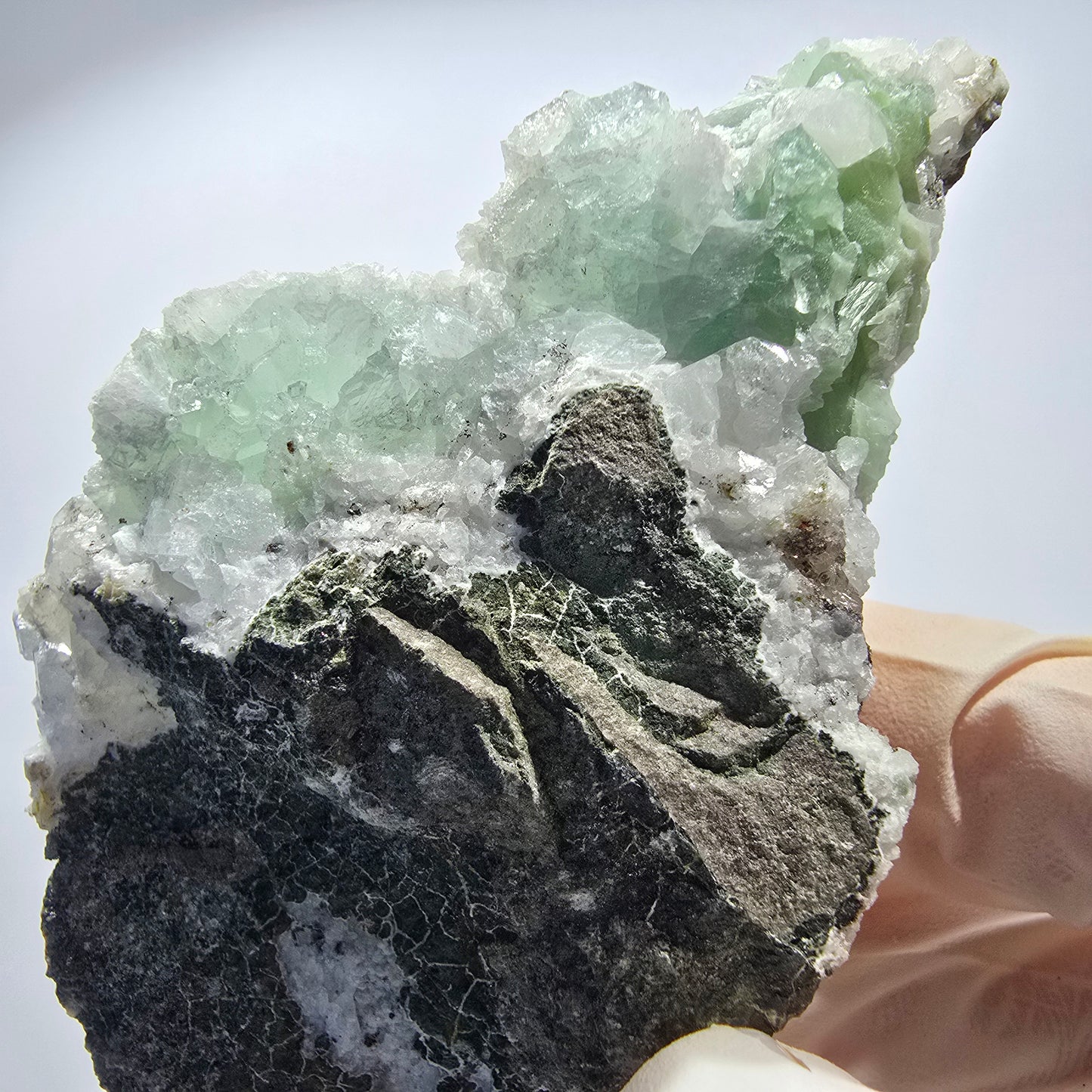 Prehnit Kugel, Calcit Würfel, Quarz auf Matrix Goboboseb, Namibia 88*51*28mm #12747