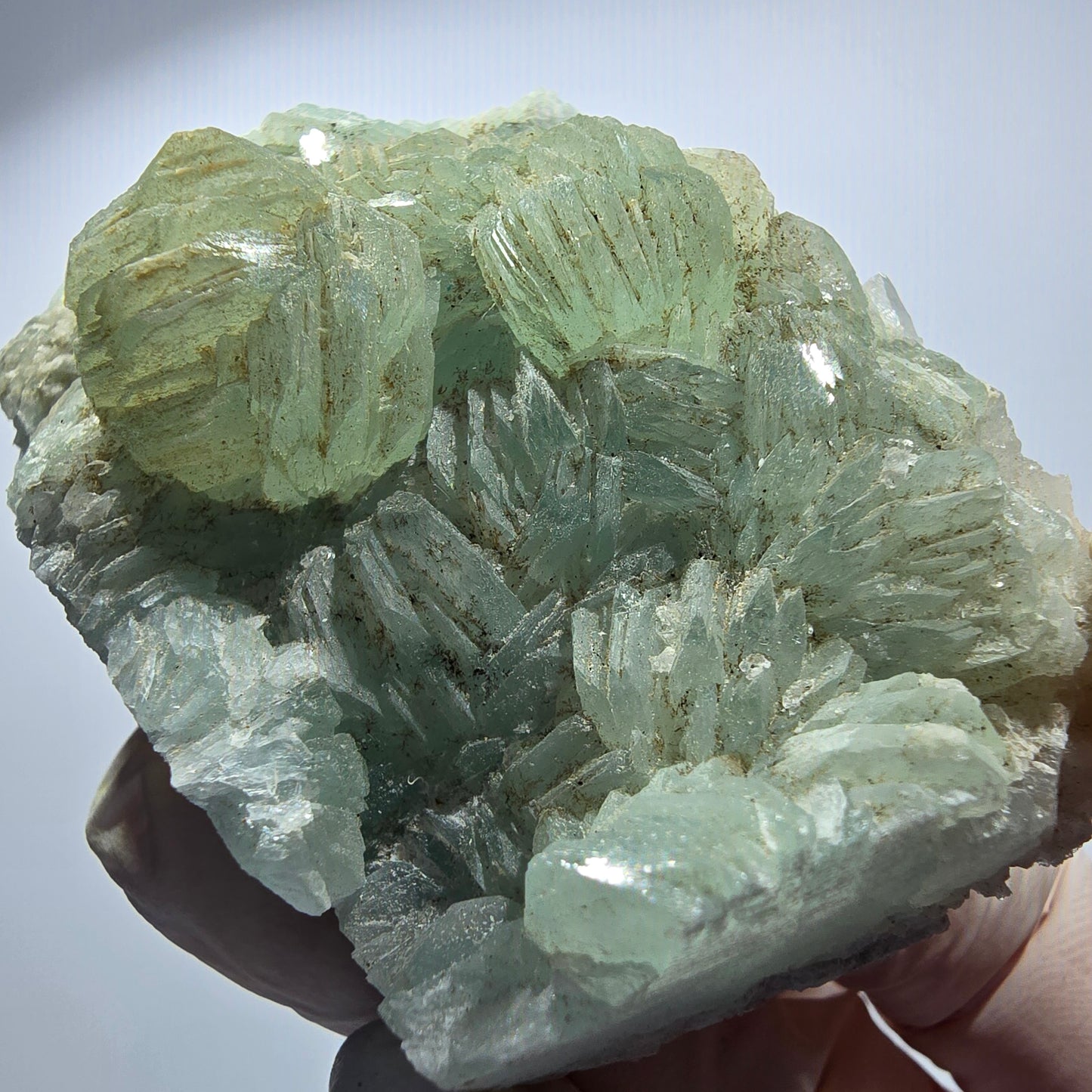 Prehnit Kugel, Quarz Spitzen auf Matrix Stufe Goboboseb, Namibia 70*47*36mm #12748