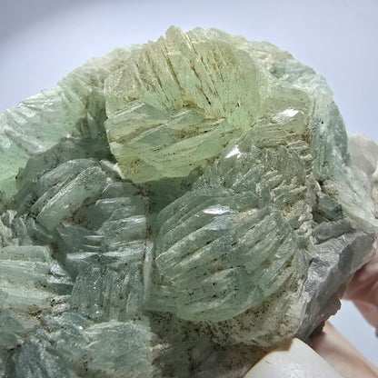 Prehnit Kugel, Quarz Spitzen auf Matrix Stufe Goboboseb, Namibia 70*47*36mm #12748