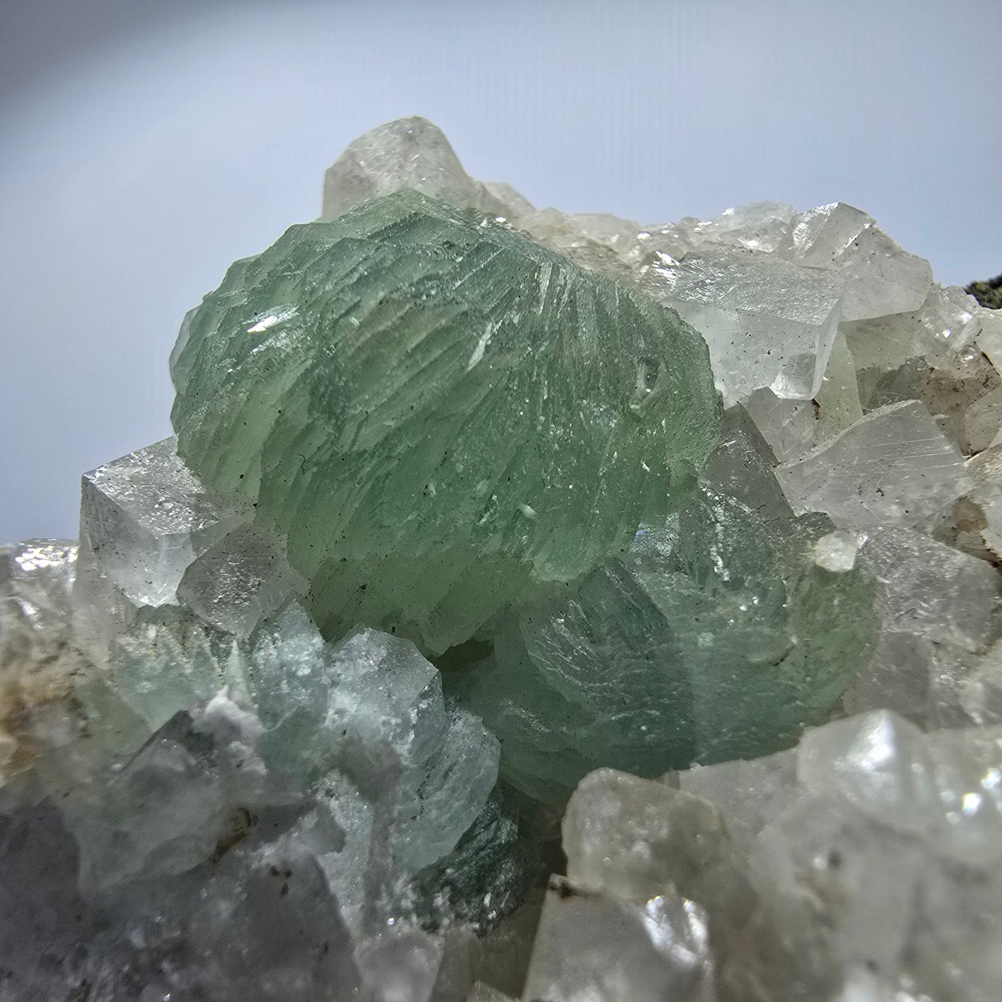 Prehnit Kugel, Calcit Würfel, Quarz auf Matrix Goboboseb, Namibia 66*46*43mm #12749