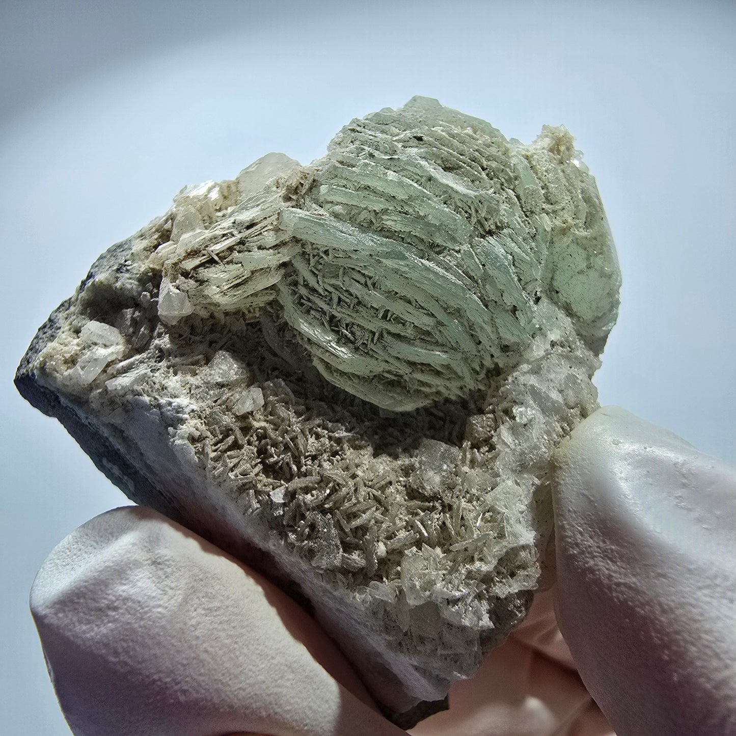 Prehnit Kugel, Calcit Würfel, Quarz auf Matrix Goboboseb, Namibia 46*43*20mm #12752