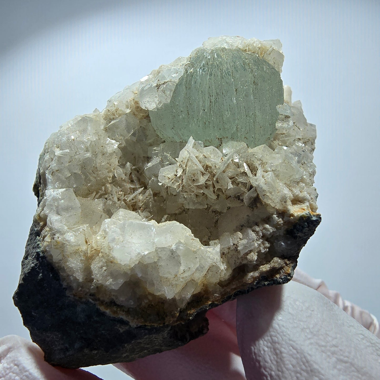 Prehnit Kugel, Calcit Würfel, Quarz auf Matrix Goboboseb, Namibia 59*38*26mm #12756