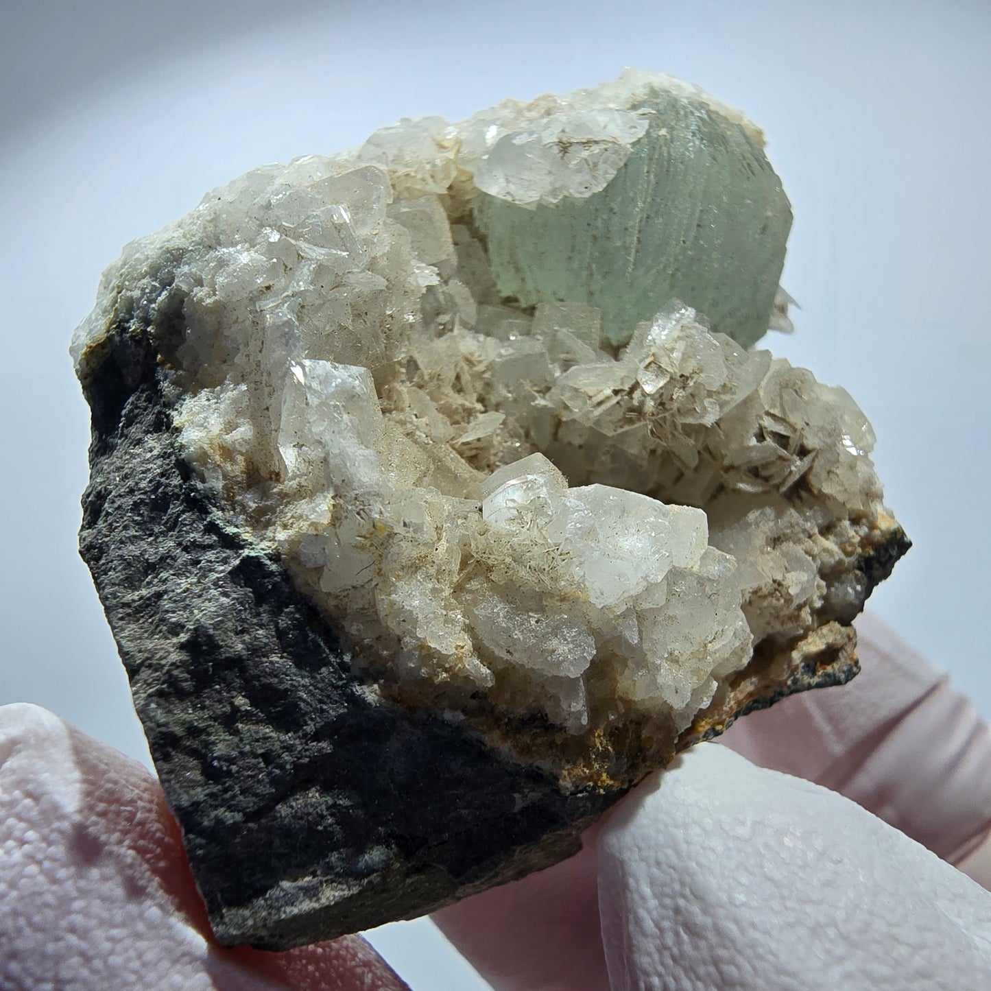 Prehnit Kugel, Calcit Würfel, Quarz auf Matrix Goboboseb, Namibia 59*38*26mm #12756