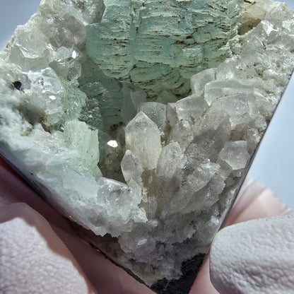 Prehnit Kugel, Calcit Würfel, Quarz auf Matrix Goboboseb, Namibia 53*37*31mm #12757