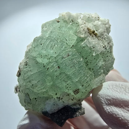 Prehnit Kugel, Quarz auf Matrix Stufe Goboboseb, Namibia 45*30*34mm #12762
