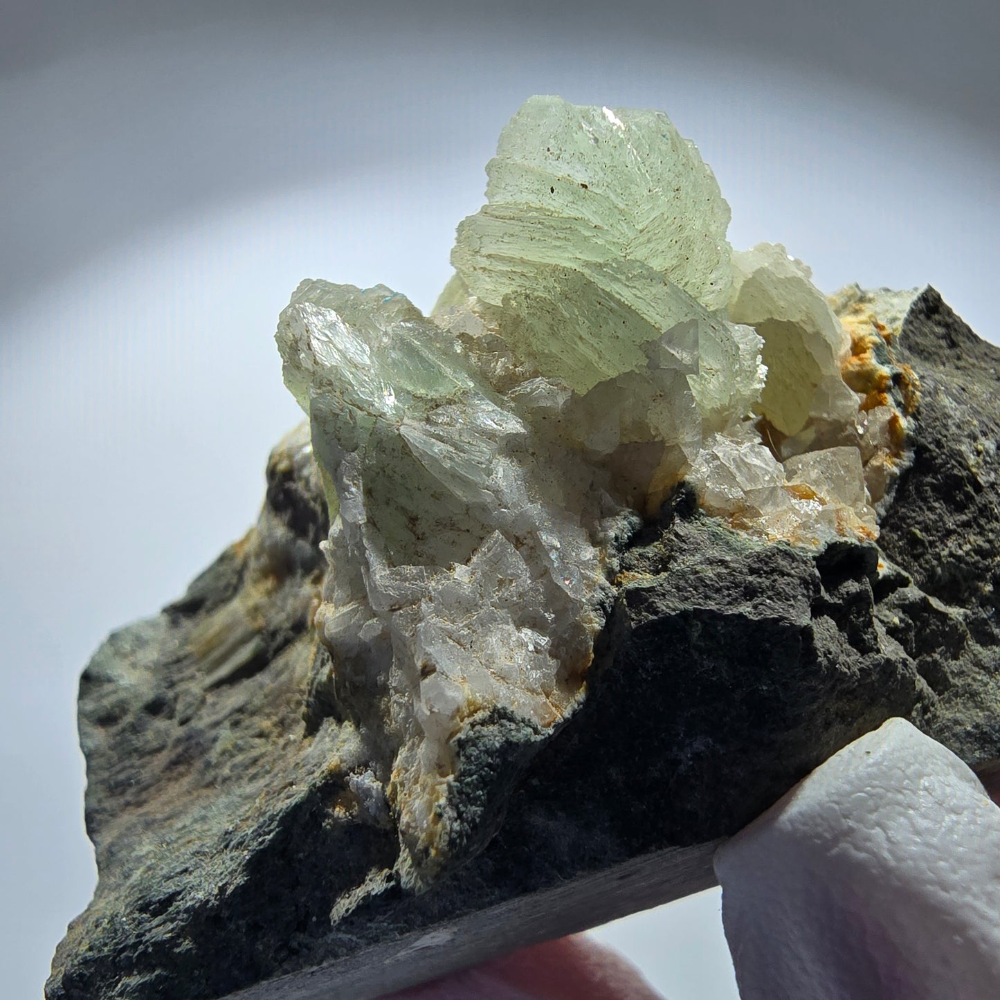 Prehnit Kugel, Calcit Würfel, Quarz auf Matrix Goboboseb, Namibia 74*41*35mm #12765