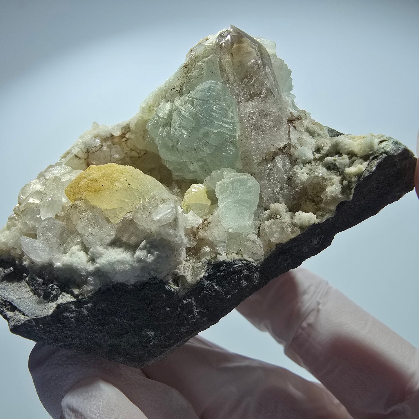 Prehnit Kugel, Calcit Würfel, Enhydro Quarz auf Matrix Goboboseb, Namibia 76*43*32mm #12766