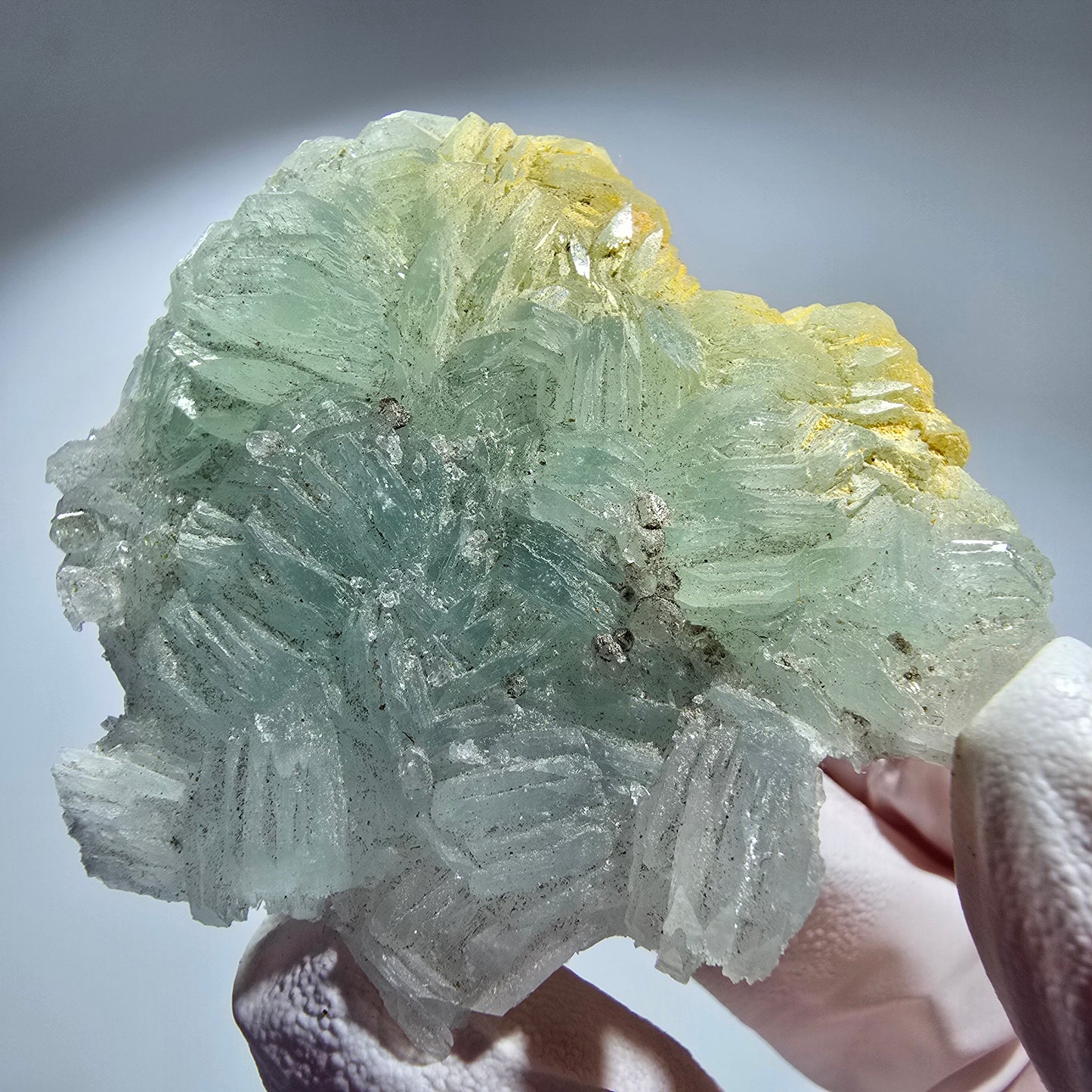 Prehnit Kugel, Epidot auf Matrix - alter Fund Goboboseb, Namibia 59*52*23mm #12772