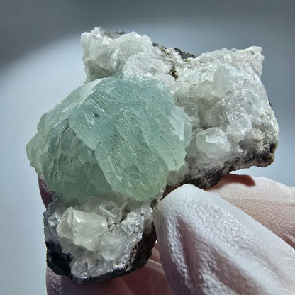 Prehnit Kugel, Calcit Würfel, Quarz auf Matrix Goboboseb, Namibia 62*47*24mm #12773