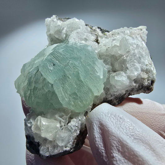 Prehnit Kugel, Calcit Würfel, Quarz auf Matrix Goboboseb, Namibia 62*47*24mm #12773