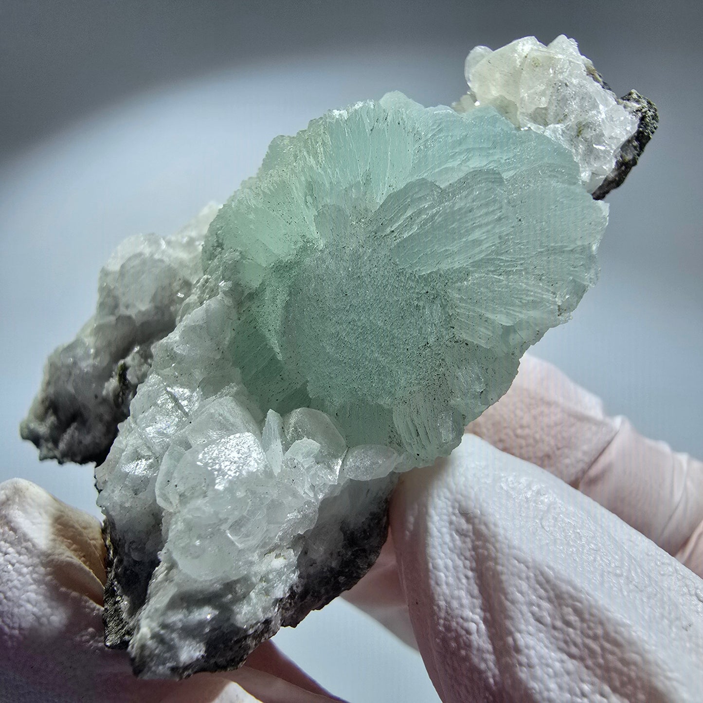 Prehnit Kugel, Calcit Würfel, Quarz auf Matrix Goboboseb, Namibia 62*47*24mm #12773