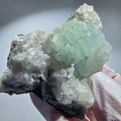 Prehnit Kugel, Calcit Würfel, Quarz auf Matrix Goboboseb, Namibia 62*47*24mm #12773