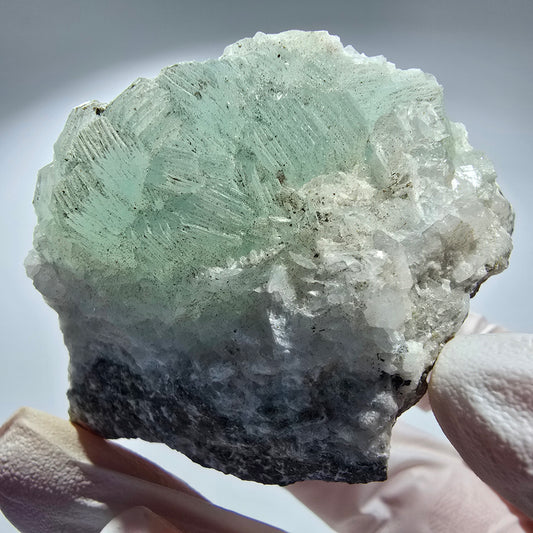 Prehnit Kugel, Quarz auf Matrix Stufe Goboboseb, Namibia 67*39*35mm #12776