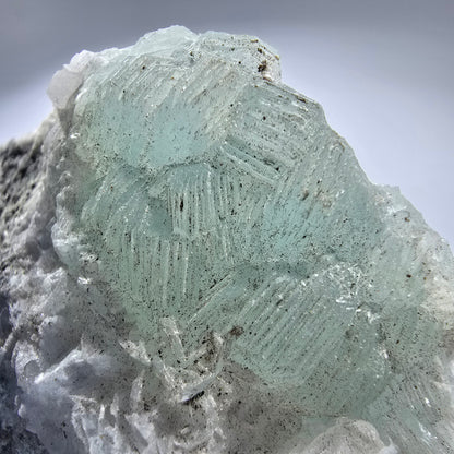Prehnit Kugel, Quarz auf Matrix Stufe Goboboseb, Namibia 67*39*35mm #12776