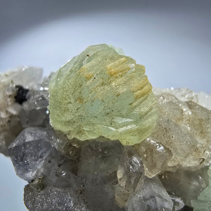Prehnit Kugel, Calcit Würfel, Quarz auf Matrix Goboboseb, Namibia 63*57*32mm #12777