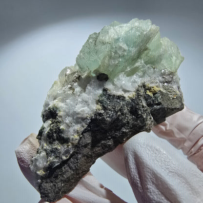 Prehnit Kugel, Calcit, Quarz auf Matrix Goboboseb, Namibia 67*38*38mm #12778