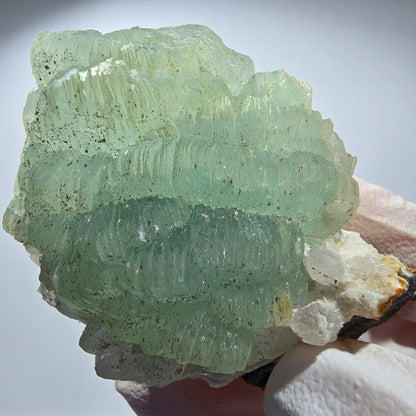Boule de prehnite, cube de calcite, quartz sur matrice Goboboseb, Namibie 54*45*30mm #12780