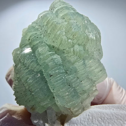 Boule de prehnite, cube de calcite, quartz sur matrice Goboboseb, Namibie 54*45*30mm #12780