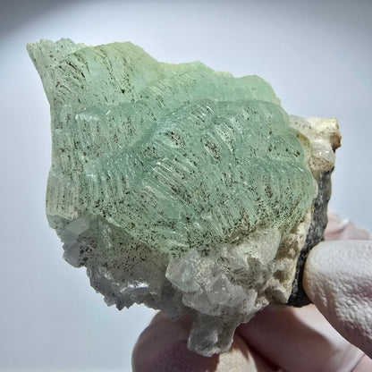 Boule de prehnite, cube de calcite, quartz sur matrice Goboboseb, Namibie 54*45*30mm #12780