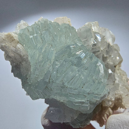 Prehnit Kugel, Calcit Würfel, Quarz auf Matrix Goboboseb, Namibia 63*38*27mm #12782