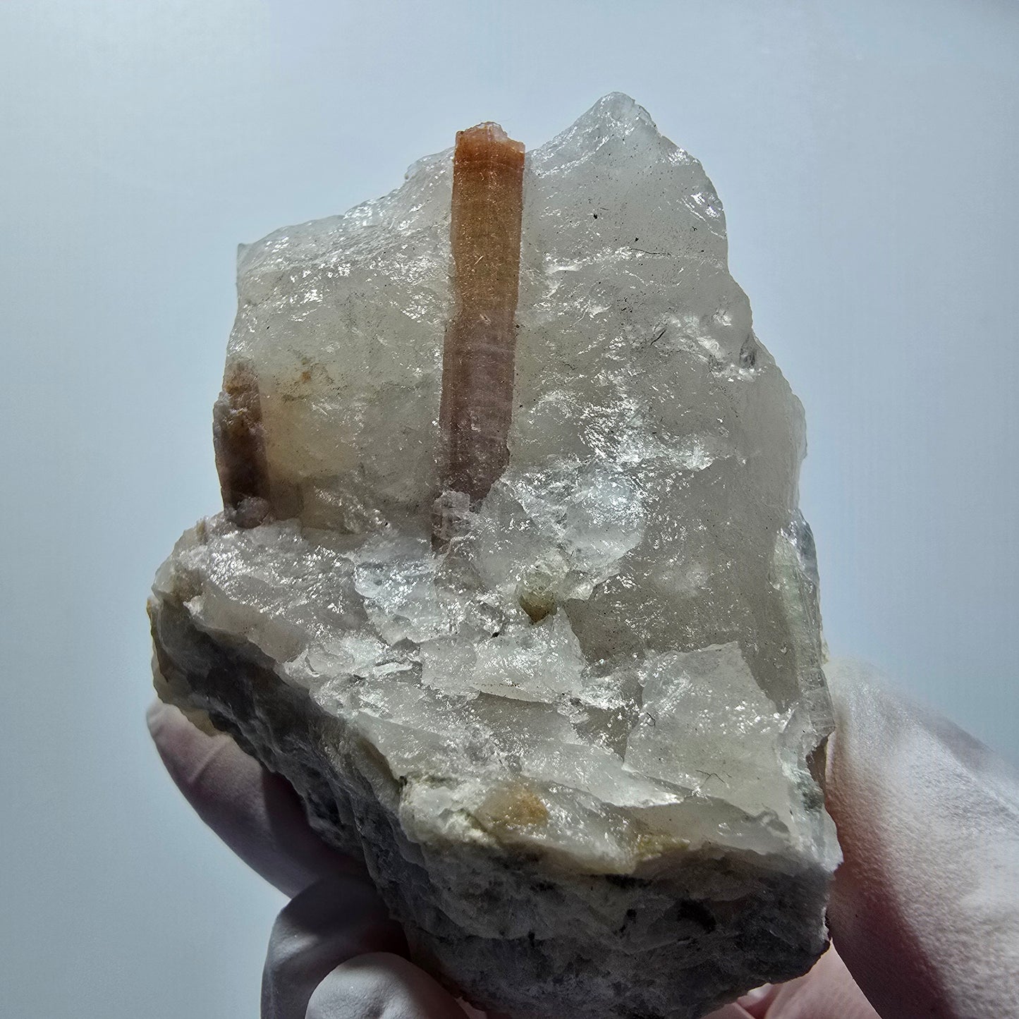Seltene Elbait Turmalin auf Quarz Stufe Karabib, Namibia 50*49*48mm #12795