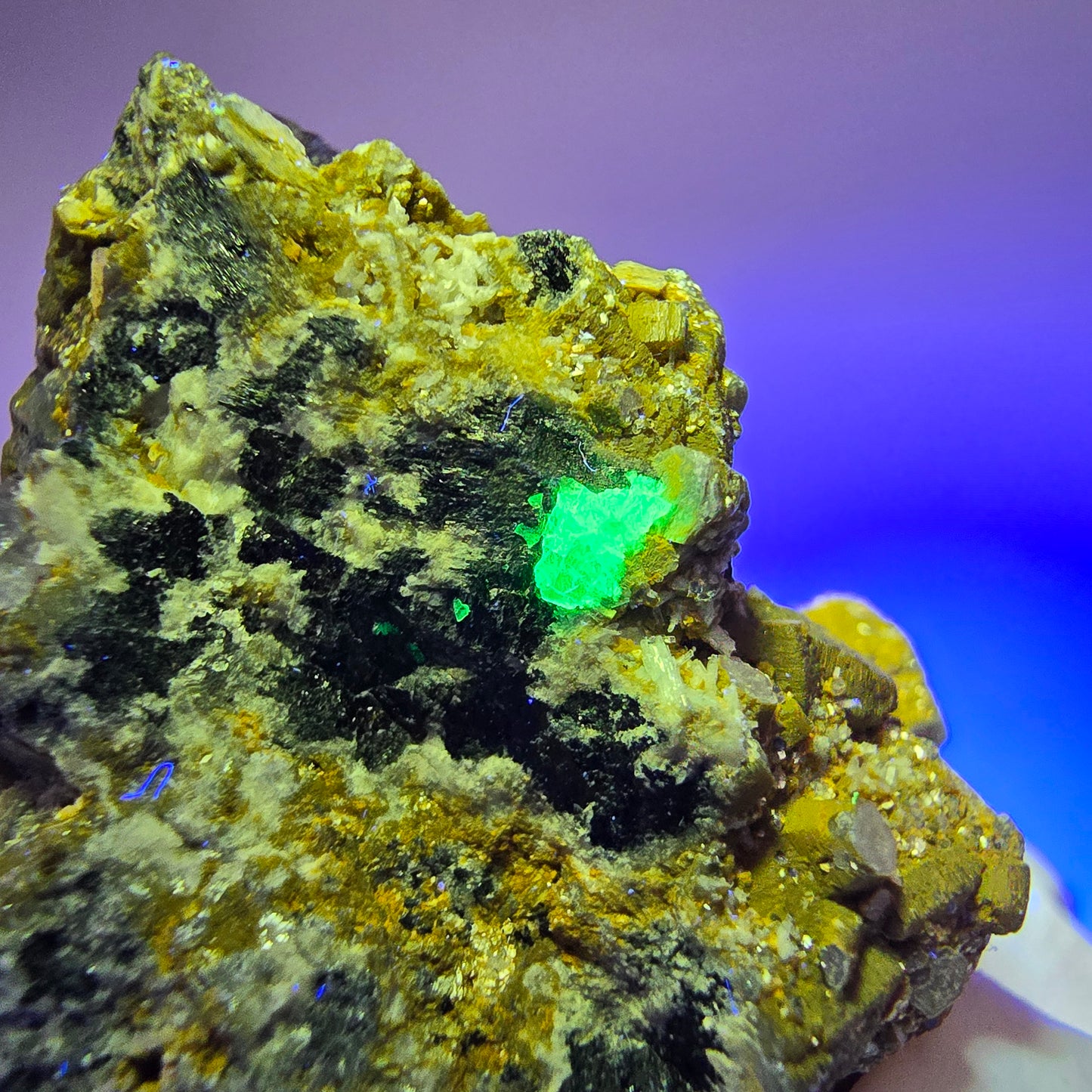 Fluorit, Muskovit, Schörl Turmalin, Hyalit Opal Stufe Erongo Namibia 44*40*37mm #12803