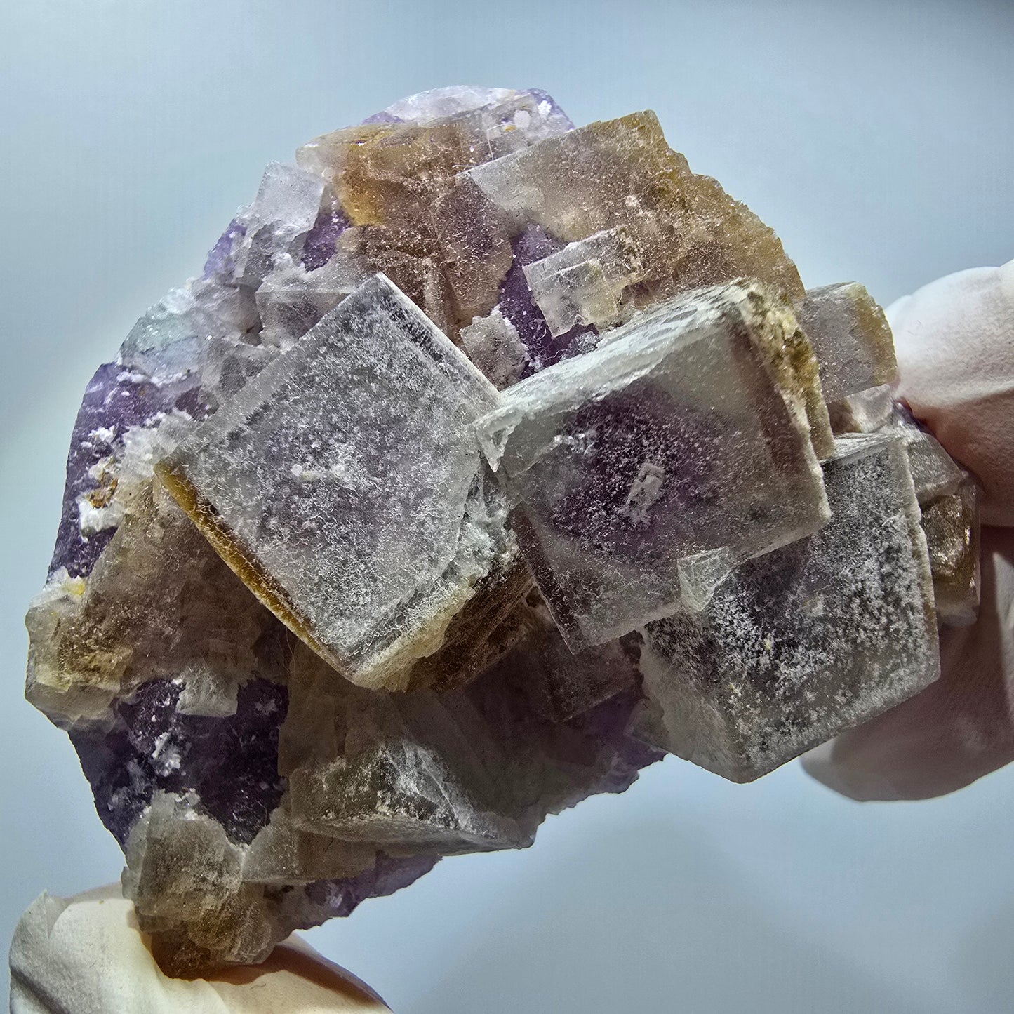 Fluorite fantôme en cubes, lilas jaune blanc Brandberg, Namibie 56*42*21mm #12810