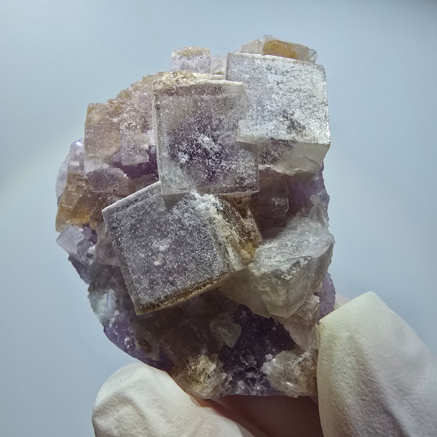 Fluorite fantôme en cubes, lilas jaune blanc Brandberg, Namibie 56*42*21mm #12810