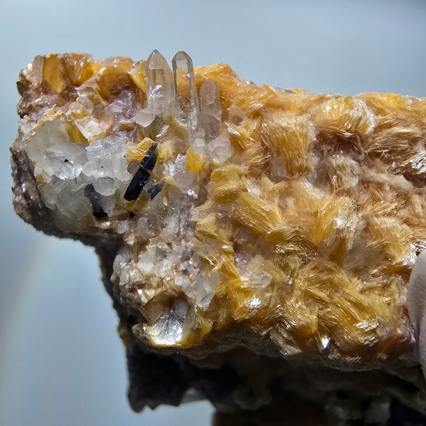 Bunte Phantom Fluorit, Schörl Turmalin, Rauchquarz, Muskovit Erongo, Namibia 86*61*49mm #12829