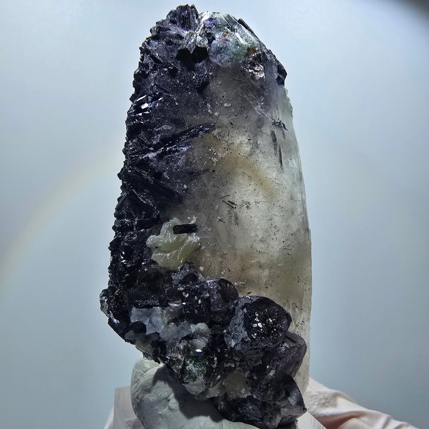 Cubes de fluorite colorés, quartz fumé, tourmaline schorl, muscovite Erongo, Namibie 66*33*12mm #12833