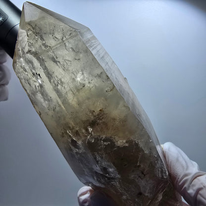 Grand squelette de quartz fumé avec schorl tourmaline, muscovite Erongo, Namibie 145*57*55mm #12835