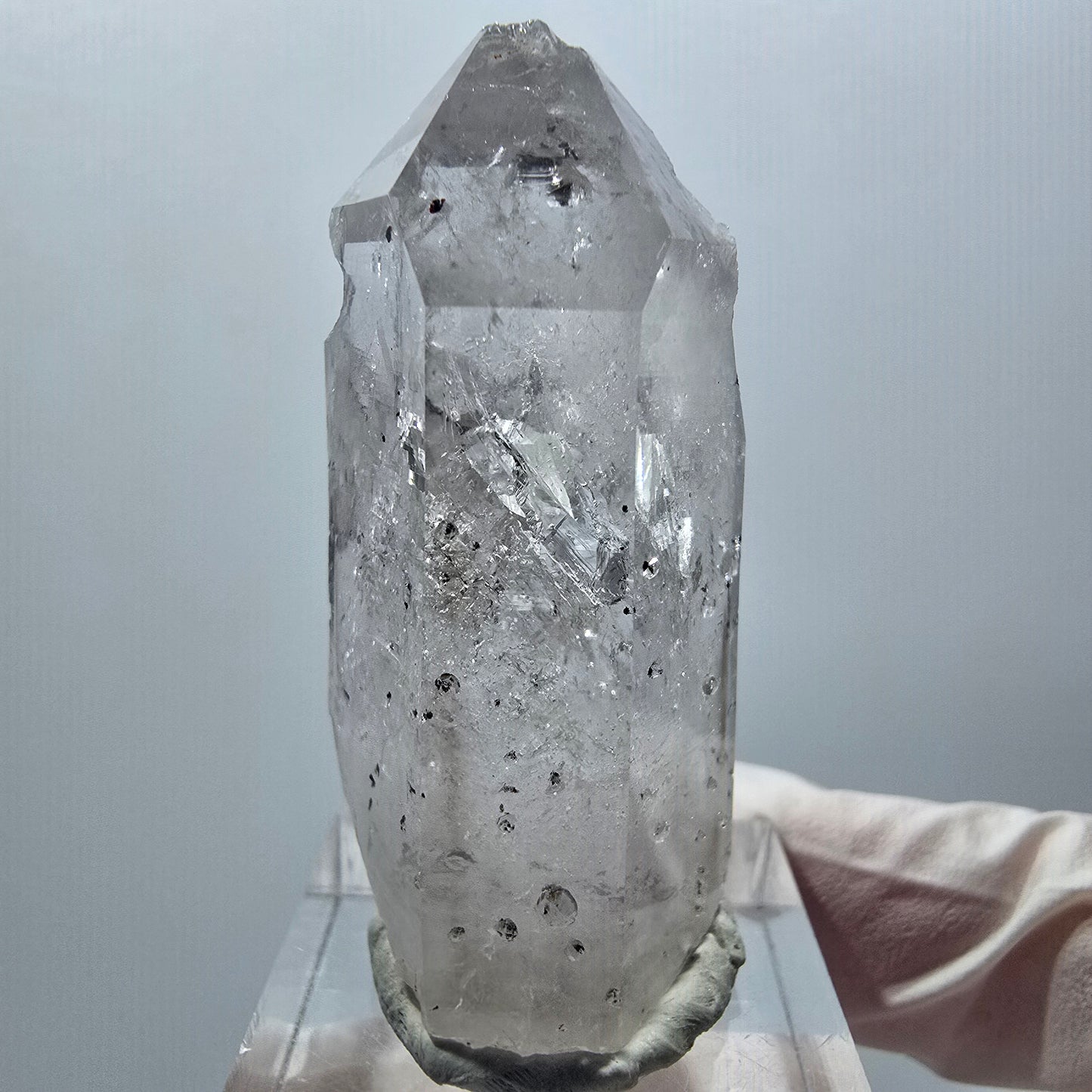 Quartz clair avec analcime, hématite pointe Streep Mine Goboboseb Namibie 47*18*19mm #12864
