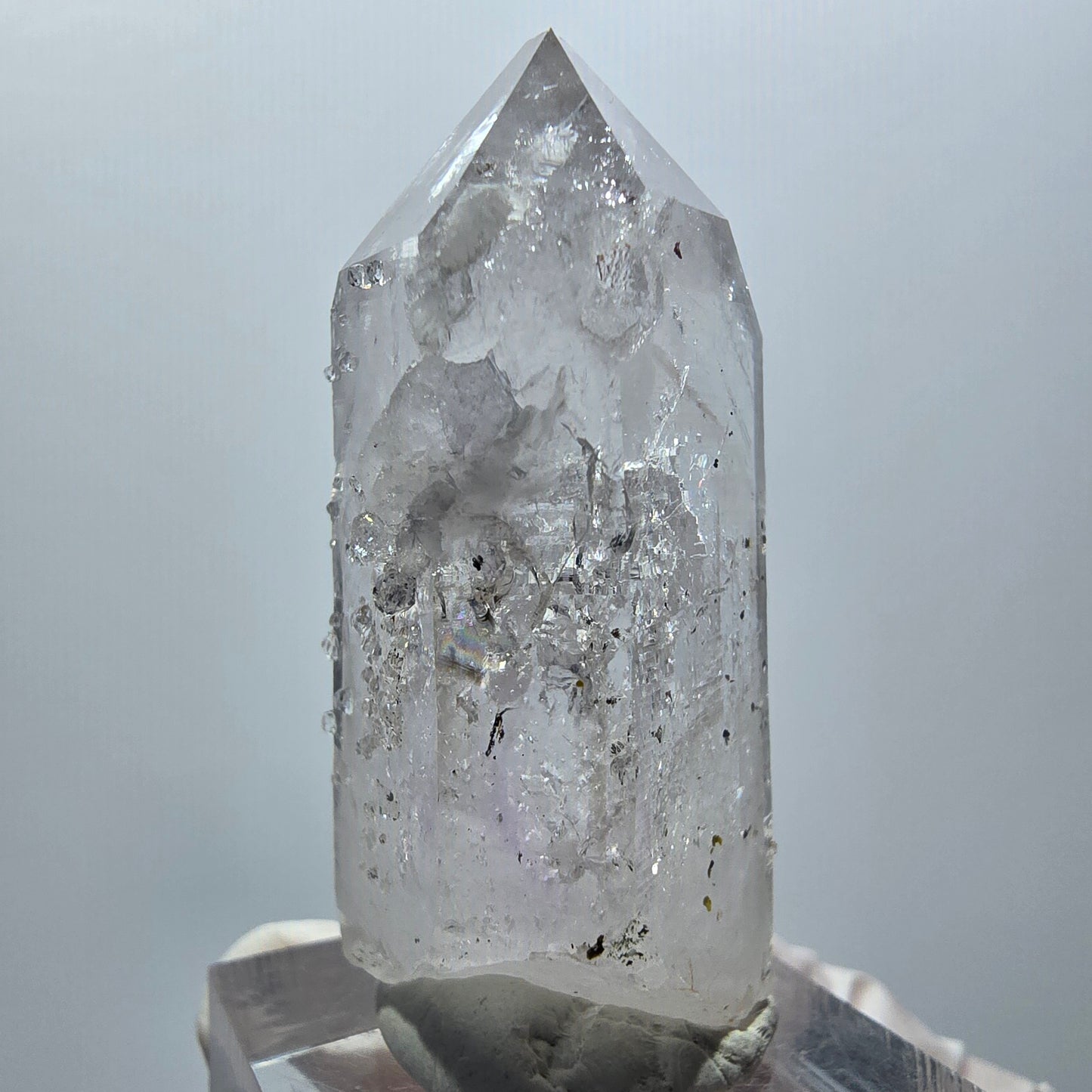 Quartz clair avec analcime, hématite pointe Streep Mine Goboboseb Namibie 47*18*19mm #12864