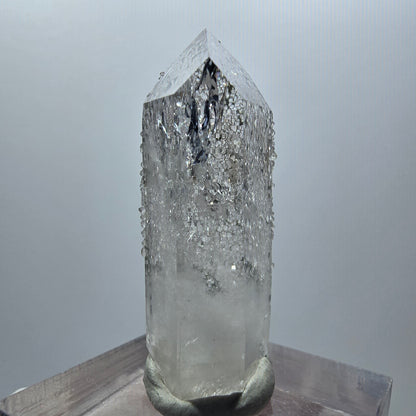 Pointe de quartz clair avec pointe d'analcime Mine Streep Goboboseb Namibie 36*12*11mm #12865