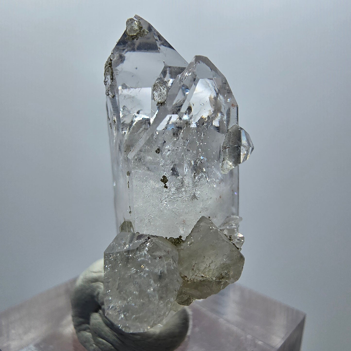 Skelett Rauchquarz Doppelender mit Analcim, Calcit Streep Mine Namibia 34*19*12mm #12868