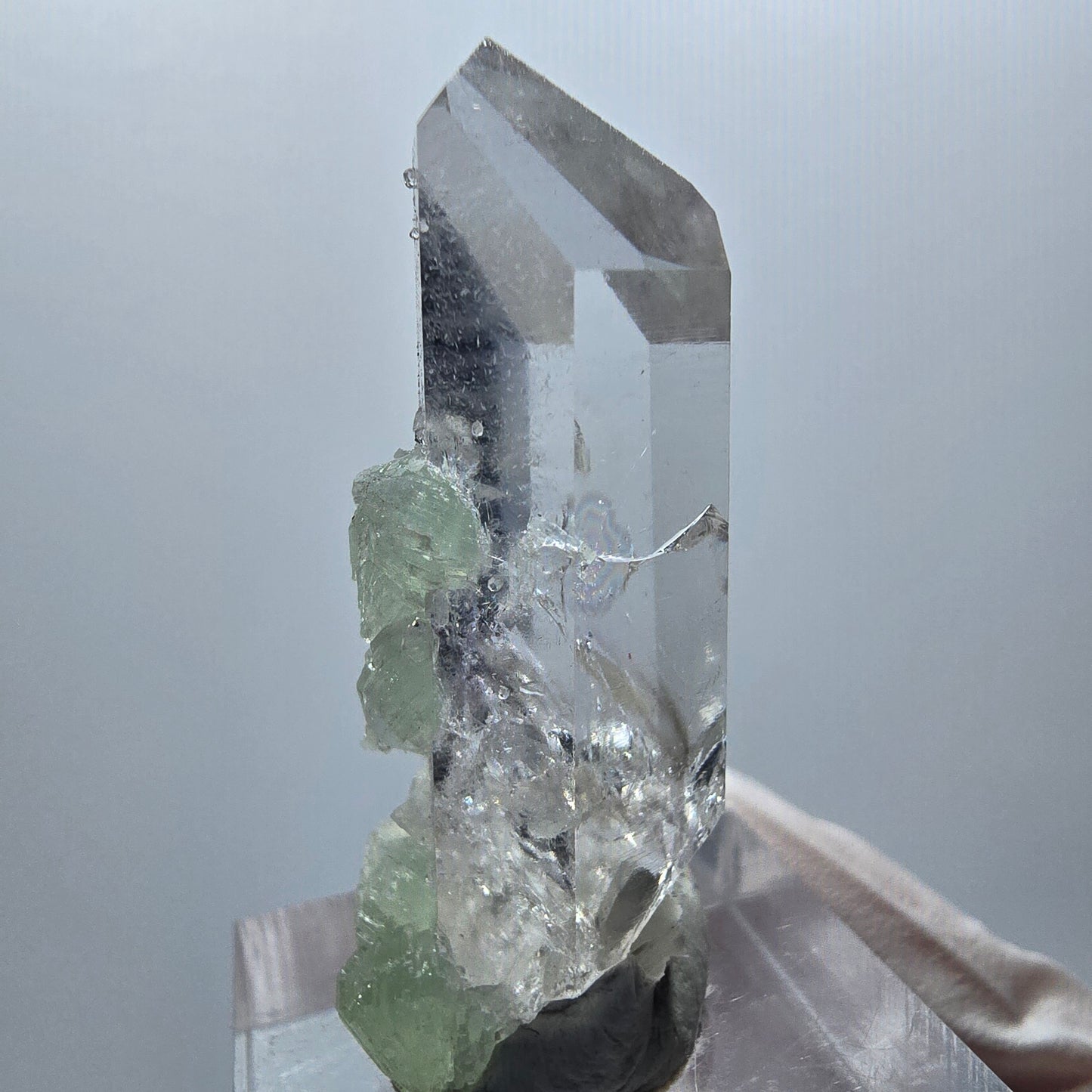 Quartz fumé fantôme Enhydro avec Analcime, Prehnite, 1 bulle Streep Mine Namibie 41*17*12mm #12869