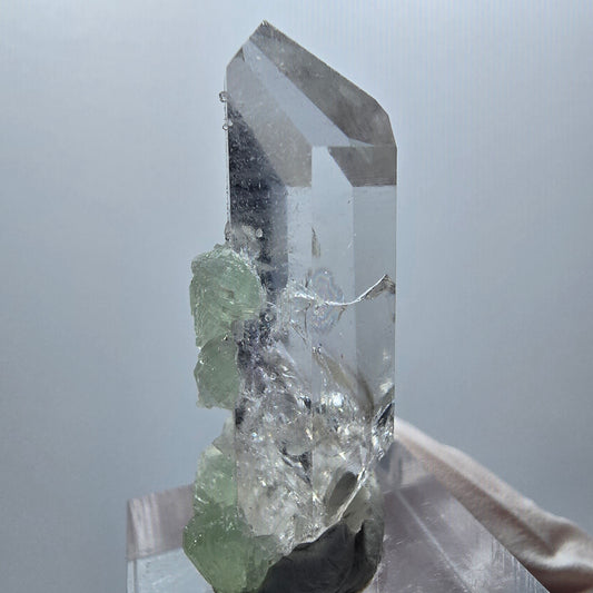 Enhydro Phantom Rauchquarz mit Analcim, Prehnit, 1x Blase Streep Mine Namibia 41*17*12mm #12869