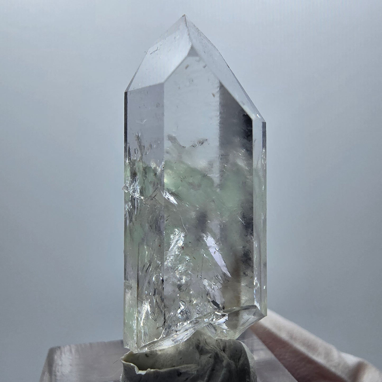 Quartz fumé fantôme Enhydro avec Analcime, Prehnite, 1 bulle Streep Mine Namibie 41*17*12mm #12869