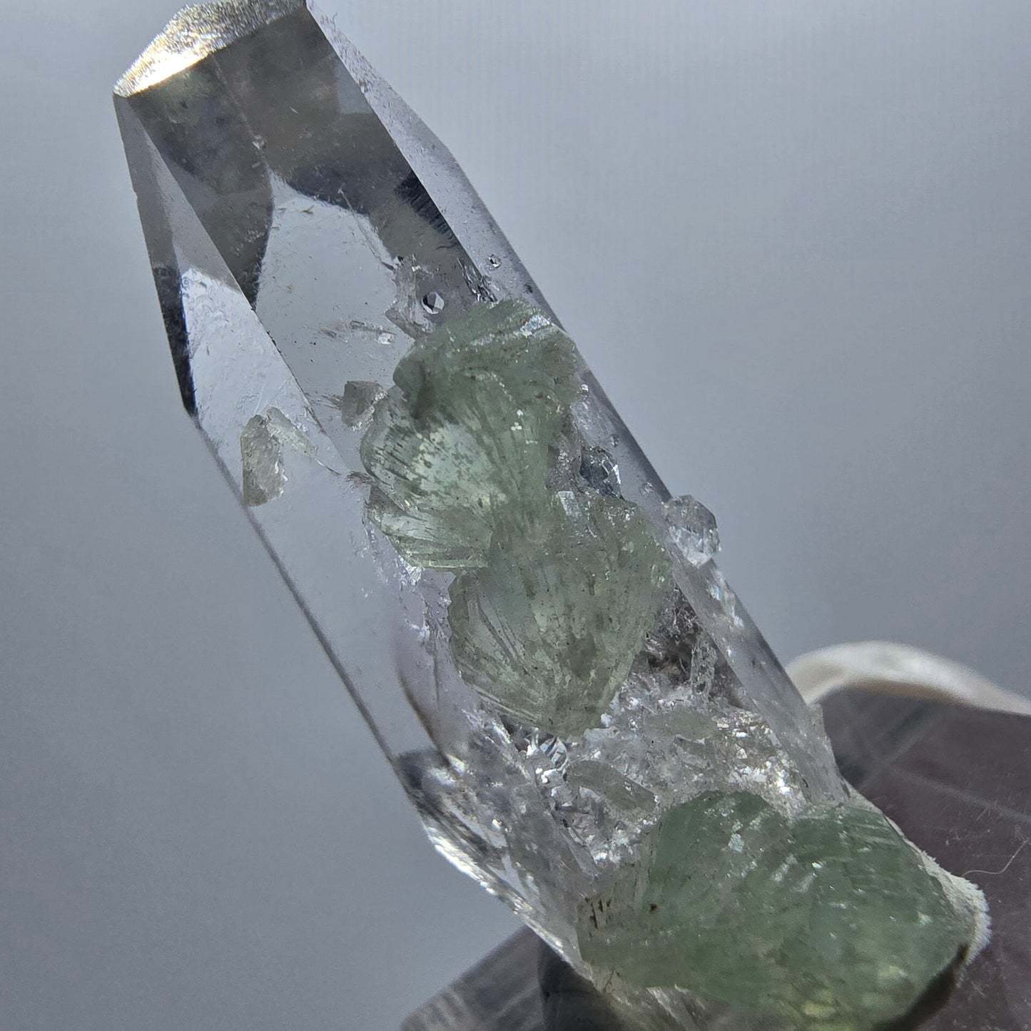 Quartz fumé fantôme Enhydro avec Analcime, Prehnite, 1 bulle Streep Mine Namibie 41*17*12mm #12869