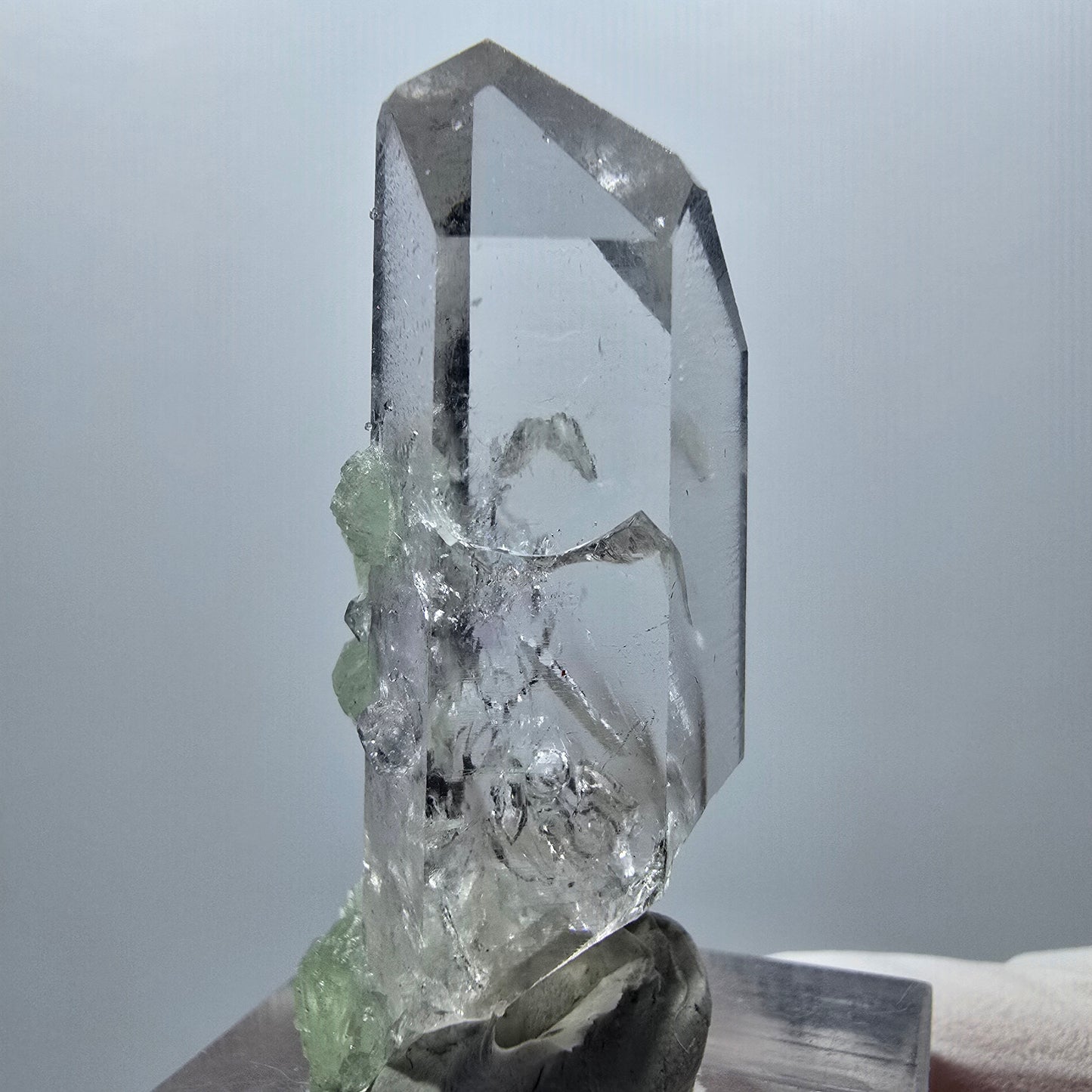 Quartz fumé fantôme Enhydro avec Analcime, Prehnite, 1 bulle Streep Mine Namibie 41*17*12mm #12869