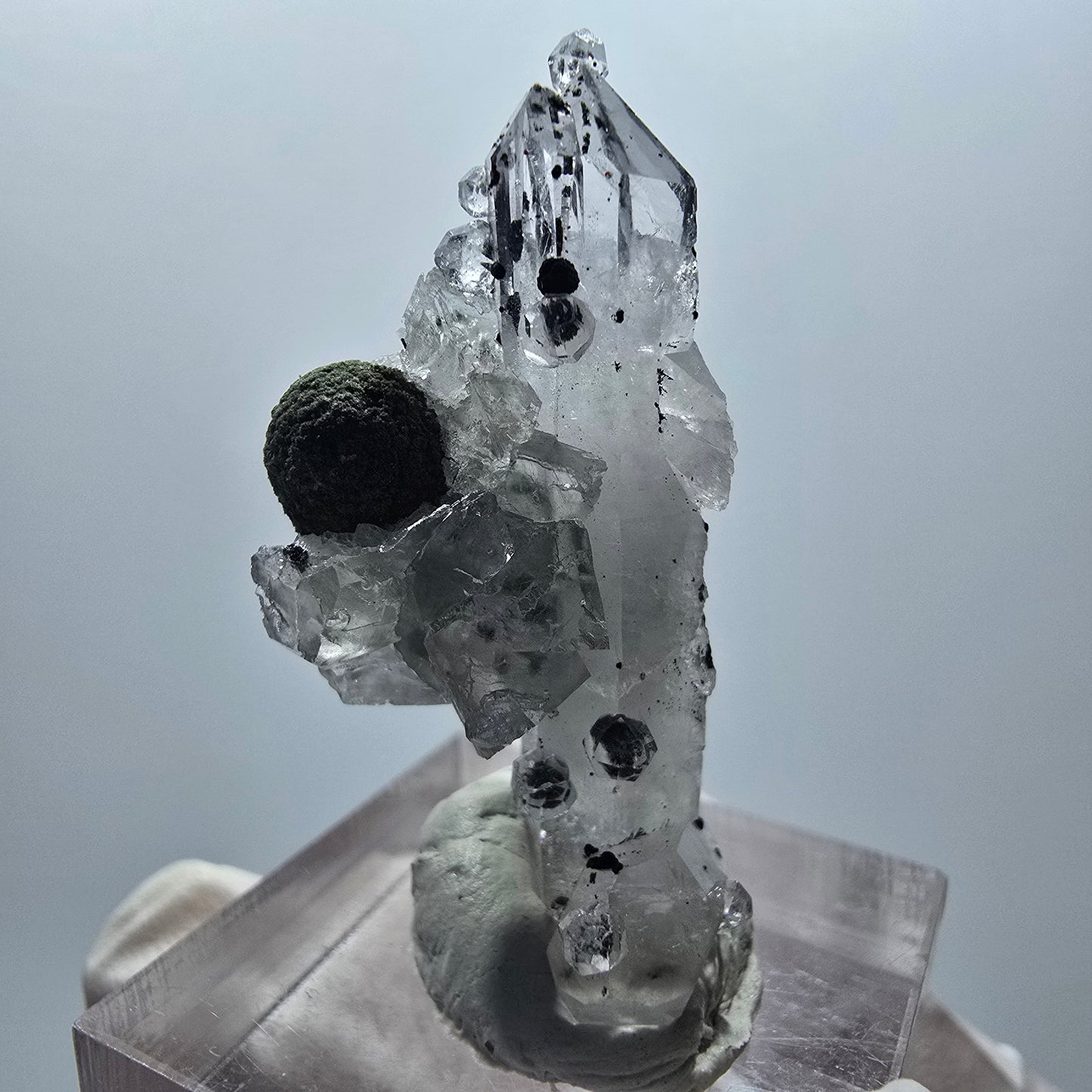 Quarz Doppelender mit Analcim, Hämatit, Calcit Würfel Streep Mine Namibia 38*18*16mm #12870