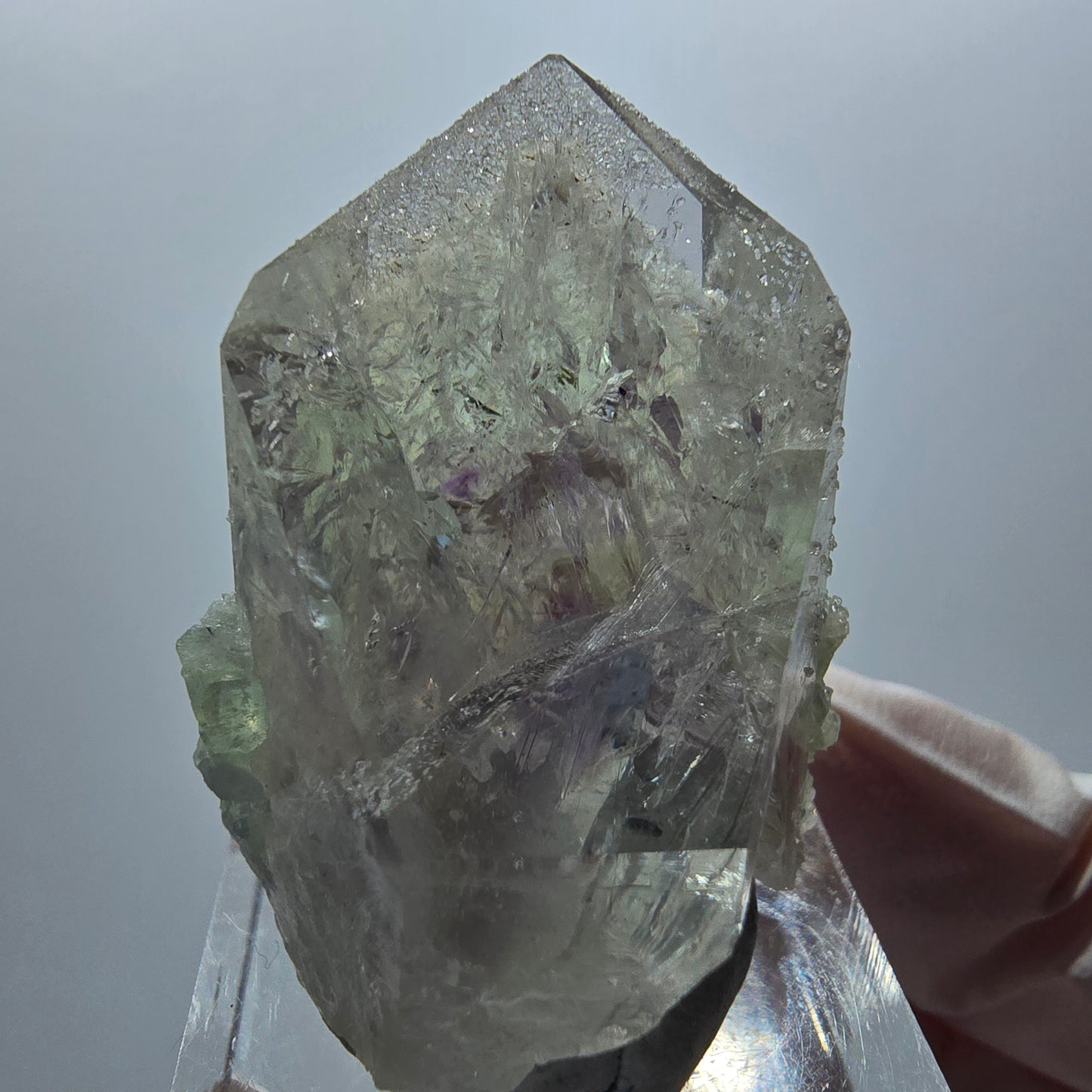 Améthyste fantôme lémurienne avec prehnite, analcime, hématite, mine Streep, Namibie 39*25*23mm #12872